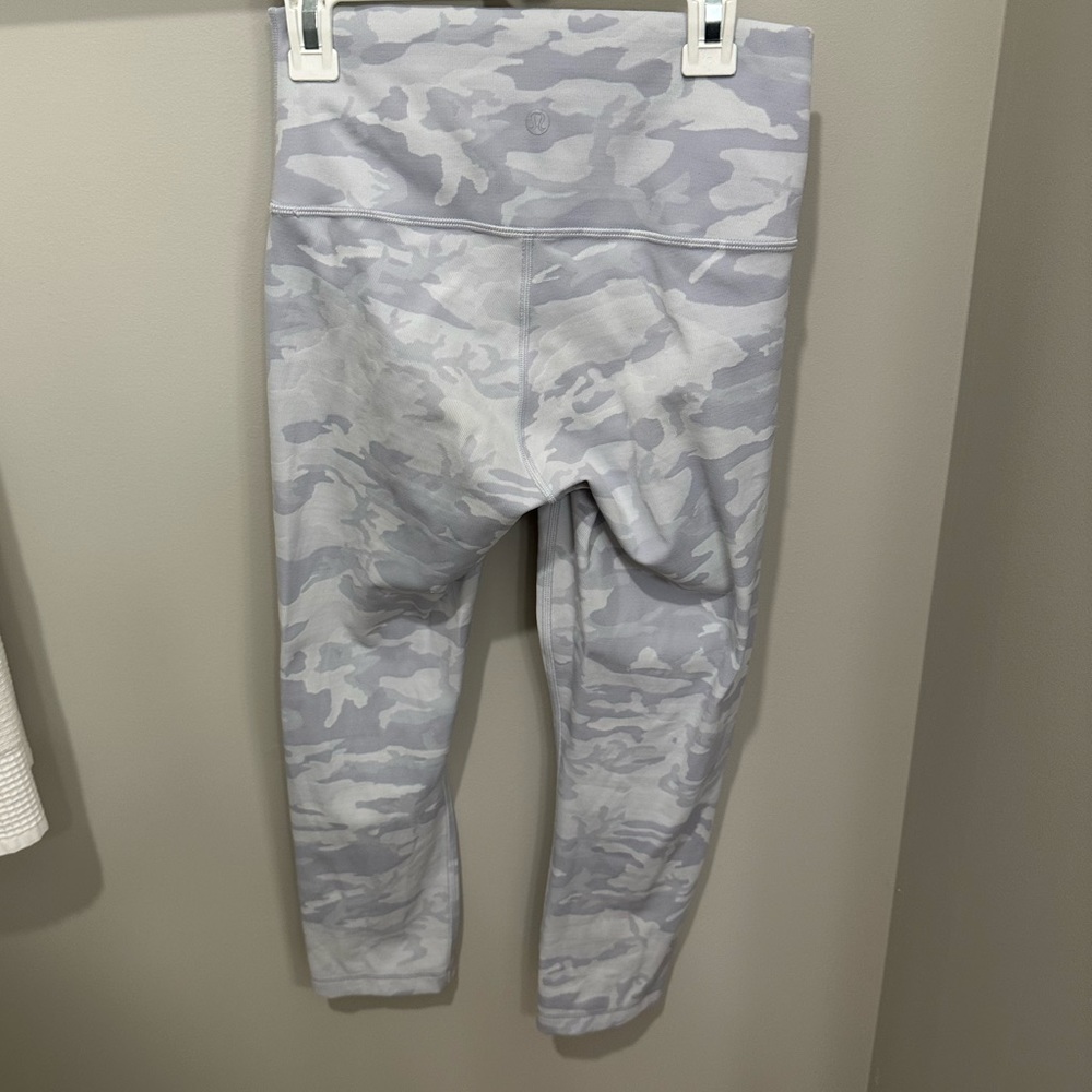 Lululemon white Camo Leggings. size 6